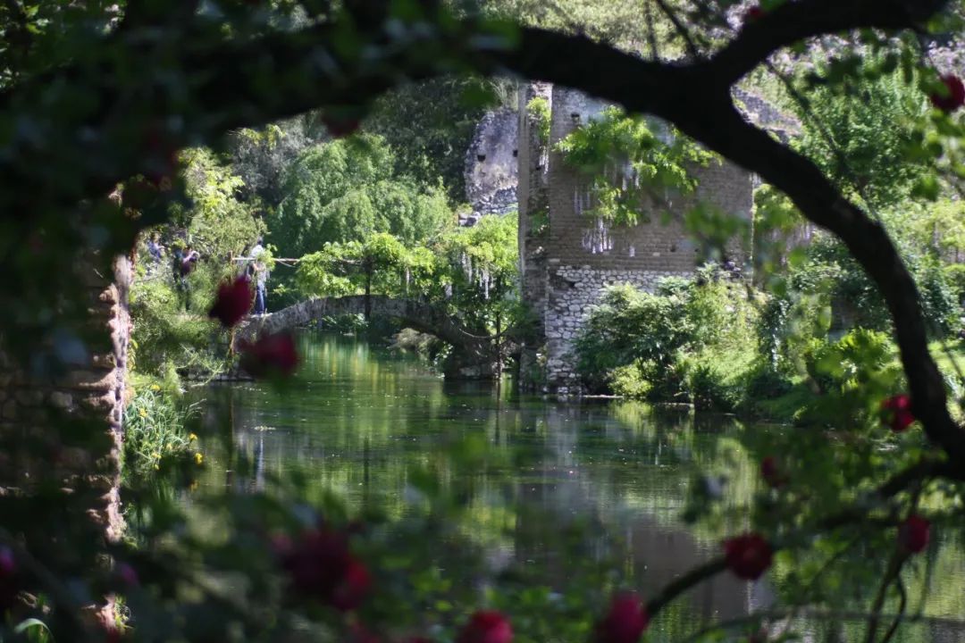 全世界最浪漫的花园！建在废墟，美如天堂